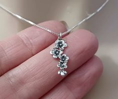 Dainty Silver Necklaces, Silver Flower Jewelry, Dainty Flower Necklace, Vintage Silver Necklaces, Silver Dainty Jewelry, Pretty Silver Jewelry, Dainty Silver Jewelry, Flower Necklace Silver, Vintage Silver Necklace