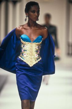 Vintage Runway Fashion, Fashion Dream Job, Valentino Couture, 90s Supermodels, Paris Mode