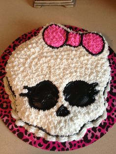 a cake decorated to look like a skull