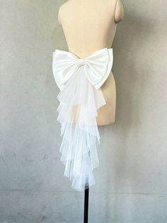 1pc White Satin Bow Decorated Waist Belt With Asymmetric Mesh Ribbon Drape Multicolor Elegant   Polyester Plain   All Wedding & Event, size features are:Bust: ,Length: ,Sleeve Length: Ribbon Clothes, Water Girl, Fancy Ribbon, Bridal Belts, Bow Fashion, White Accessories, Mesh Ribbon, Bridal Belt, Fabric Bows