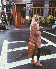 Find More at => http://feedproxy.google.com/~r/amazingoutfits/~3/TdVn9z0LdI4/AmazingOutfits.page The Salty Blonde, Boho Outfit, Winter Style, Womens Fashion Trends, Look Chic, Autumn Winter Fashion