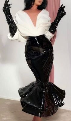 Turtleneck Evening Gown, Reveal Dress Drag, Drag Inspo Outfit, Fanasty Outfits, Grape Outfit, Scorpio Outfits, Physical Appearance, 40 Fashion, Inspiring Women