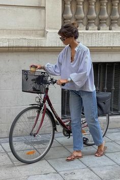 French Coastal Style Clothes, Scandinavian Women Style, Casual Chilly Day Outfit, Copenhagen Street Style Summer 2024, French Work Outfits, Summer Movies Outfit, J Crew Summer Outfits, Labor Outfit, Bloated Outfit Ideas