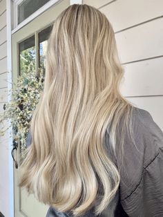 Blonde Balayage Cream, Super Light Blonde Highlights, Honey Cream Blonde Hair, Bright Neutral Blonde Highlights, Creamy Neutral Blonde Hair, Blonde Hair No Filter, Creamy Light Blonde Hair, Blonde Creamy Hair, Creamy Blonde Babylights