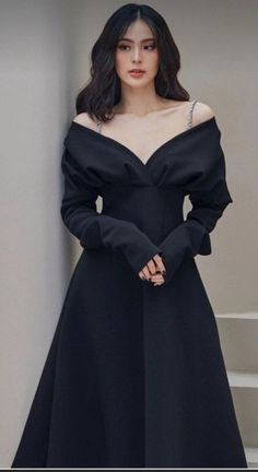 Old Fashion Dresses, Fashion Top Outfits, Fancy Dresses Long, Woman Suit Fashion, Girly Dresses, Quick Outfits, Dresses 2024, Black Dresses