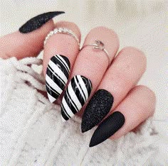 Icy Fashion, Nail Noel, Amazon Beauty, Holiday Nail Designs, Dark Christmas, Nail Stuff, Winter Nail Art