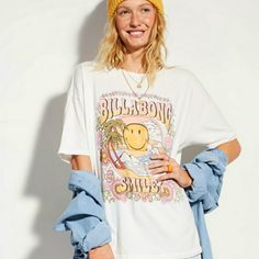 Billabong Smiley Oversized Tee White Casual Yellow T-shirt For Day Out, Oversized Yellow Tops For The Beach, Aesthetic Account, Middle School Outfit, A Aesthetic, Outfit Inspo Summer, Sweatshirt Outfit, Fit Check, Oversized Tee