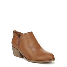 A versatile, Western-inspired slip-on bootie that goes with everything. Water Movement, Short Ankle Boots, Chunky Heel Ankle Boots, Recyclable Materials, Winter Shoes For Women, Honey Brown, Comfortable Boots, Pointed Toe Heels, Winter Boots Women