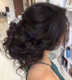 Loose Curls Updo, Short Curly Hair Updo, Long Hair Volume, Bridal Hair Inspiration, How To Curl Short Hair, Bridal Hair Updo, Hairstyles Updo, Super Hair, Trendy Wedding Hairstyles