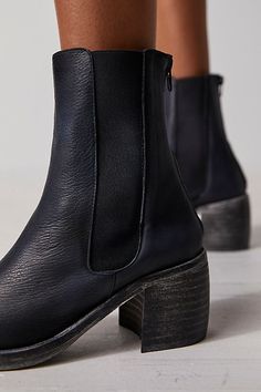 Everyday Boots For Women, Boot Heels Outfit, Cute Boots For Women, Chelsea Boots Outfit, Chelsea Boots Heel, Everyday Boots, Deep River, Heeled Chelsea Boots, Heels Outfits