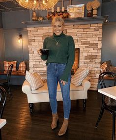 Yellow Chunky Sweater, Bre Sheppard, Different People, Cold Weather Outfits, Winter Mode, Outfit Inspo Fall, Look At You, Fall Winter Outfits, Winter Style