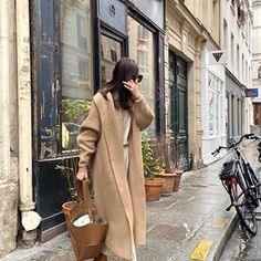 E L B O R N(@elborn_doris) • Instagram 사진 및 동영상 Elborn Doris, Entertaining Ideas, Korean Fashion Trends, Fashion Addict, Daily Fashion, Fashion Lover, Everyday Life, Chic Style, Style Fashion