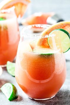 23 Best Mexican Cocktails Everyone Should Try - ZEN AND HONEY Drinks For A Wedding, Best Mimosa Recipe, Pineapple Margaritas, Grapefruit Paloma, Pineapple Margarita Recipe, Paloma Recipe, Berry Sangria, Paloma Cocktail, Mimosa Recipe