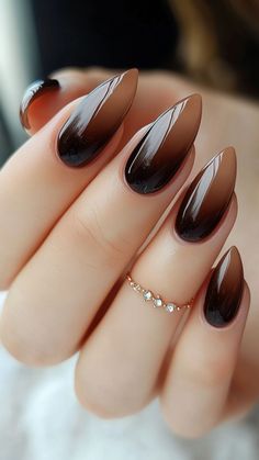 Nail 2024 Designs, Beautiful Brown Nails, Ombre Nail Almond Shape, Nails Acrylic Fall Colors Design, Dark October Nails, Fall Brown Gel Nails, Yellow And Black Ombre Nails, Nail Chocolate Color, Brown Chrome Ombre Nails