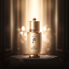 Precious Aesthetic, Gold Skincare, Banner Sample, Cosmetics Advertising, Instagram Branding Design, Beauty Makeover, Traditional Beauty, Perfume Photography, Skincare Packaging