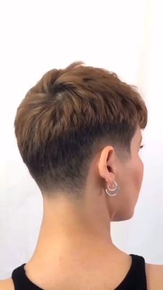 P Nk Hairstyles, Female Fade Haircut, Colored Pixie Cut, Pixiecut Undercut, Pixies Haircut, Bob Hairs, Hair Cut Ideas