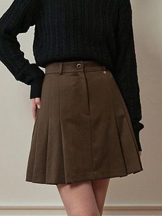 Composition : TENCEL 79% + RAYON 19% + SPAN 2%Color : BROWNCountry of Origin : Republic of Korea H And M Skirt Wool, Toast Cord Skirt, Fall Pleated Brown Skort, Pleated Brown Skort For Fall, Brown Pleated Skirt, Uniform Skirt, Pleats Skirt, Brown Skirt, Fall 24