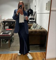 Maxi Dress Office Outfit, Finance Outfits Women, Navy Trousers Outfit Women, Summer Fall Transition Outfit, Instagram Mirror Selfie, Workwear Women, Internship Outfit, Professional Workwear, Interview Outfits