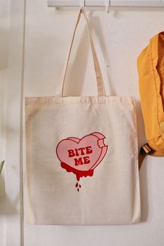 This super cool tote bag is now available on our etsy shop! I love this bag especially for this valentine's day since I'm super single and would rather tell people to bite me :) Join this cool club and I'll give you a massive virtual hug! Valentines Tote Bag, Unique Tote Bag Design, Cute Tote Bag Design, Tote Bag Art Design, Valentines Day Clothes, Valentines Day Tote Bag, Diy Tote Bag Design, Handpainted Tote Bags