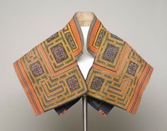 Yellow embroidered cape, (20th century) by Hmong people :: The Collection :: Art Gallery NSW Motif Soutache, Soutache Pattern, Tenun Ikat, Cocoon Dress, Costumes Couture, Asian Textiles, Tea Gown, Scarf Top, Collar Designs