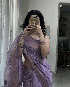 Purple Sari Aesthetic, Purple Saree Aesthetic, Photo Ideas With Saree, Purple Saree Look, Sari Look, Beautiful Lehenga, Corset Fashion Outfits, Purple Saree