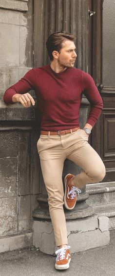 Style Inspiration for Every Type of Woman #styleinspiration #1970s #1970sfashion #1980s #1980sfasion #womanoutfits #fashionactivation #womanslook Gentleman Mode, Torn Jeans, Checked Blazer, Polo T Shirts, Style Trends, Sneakers Men Fashion, Gentleman Style, Shoes With Jeans, Mens Casual Outfits