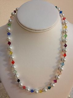 Handmade Things, Pearls Necklace, Swarovski Jewelry, Diy Schmuck, Bead Jewelry, Bead Jewellery, Hand Made Jewelry, Jewelry Patterns, Jewelry Projects