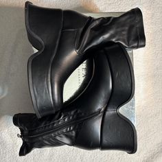 MIMMA-BLACK AZALEA WANG BOOTS 
Black leather mid-calf platform boots with a punk, goth and grunge vibe #gothboots #platformboots Azalea Wang Boots, Goth Boots, Azalea Wang, A Punk, Grunge Vibes, Punk Goth, Black Leather Boots, Platform Boots, Boots Black