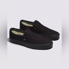 All Orders Ship In 1-3 Business Days! Vans Classic Slip On Sneaker. Mix Of Comfort & Style With This Timeless Shoe! Nwt ( No Fade, No Holes, No Stains) Color Is Black/Black Size: 7 Us Men | 8.5 Us Women Canvas Uppers | Signature Waffle Sole Smoke Free Home! Black Vans Slip On, Black Vans Outfit, Slip On Outfit, Black Slip On Vans, All Black Vans, White Leather Sneakers Men, Slip On Vans, Vans Outfit, Timeless Shoes