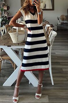 Material Polyester Style Casual Pattern Type Striped Element Patchwork Neckline V Neck Silhouette Printed Dress Sleeve Length Sleeveless Dresses Length Knee Length Fit Type Loose Type Full Print Size(cm) Bust Dresses Length S 90 108 M 94 109 L 98 110 XL 102 111 Tips: Due to the many variations in monitors, the color in the image could look slightly different, please take physical design and color shall prevail. Please allow 1cm-2cm differs due to manual measurement. Casual Trendy Outfits, Striped Room, 파티 드레스, Dress Sleeve Length, Summer Stripes, V Neck Midi Dress, Shirt Dress Casual, Striped Midi Dress, Vestido Casual