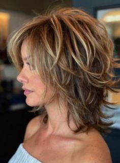 50 Year Old Hairstyles, With Bangs Hairstyle, Winter Update, Choppy Bob Haircuts, Haircuts For Medium Length Hair, Old Hairstyles, Layered Haircuts For Medium Hair, Choppy Bob, Messy Short Hair