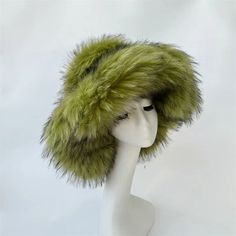 fur hat fluffy oversized Y2K bucket hat women's winter warm thickened imitation raccoon fur hat bucket hat gorros invierno mujer Russian Womens Fashion, Bucket Hats For Women, Bob Chapeau, Fluffy Bucket Hat, Festival Mode, Russian Hat, Bucket Hat Style, Fur Bucket, Faux Fur Bucket Hat