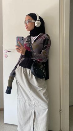 Vintage Hijab Outfit, Cute Hijabi Outfits, Cold Outfit, Hijab Trends, Muslim Outfits Casual, Daily Outfit Inspiration, Modest Dresses Casual, Style Aesthetic