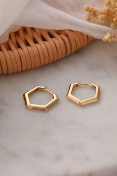 14K Gold Hexagon Earrings, 14K Solid Gold Anniversary Earrings, Dainty initial Hexagon Earrings, Minimalist 14K Gold Geometric Earrings, Birthday Gift, Christmas Gift, Solid Gold Earrings, Minimalist Gold Earrings, Wedding Earrings, Valentine's Day Gift "Material: SOLİD GOLD (No Gold Filled Or No Gold Plated)" "KARAT: 14K (585) "Earrings Length: 16,2 MM "Earrings Width: 2 MM "Available Gold Color: (Yellow Gold, White Gold, Rose Gold) "The certificate will be sent with the product. ORDER PROCESS Geometric Gold Earrings, Elegant Gold Hexagon Earrings, Modern Yellow Gold Octagon Earrings, Modern Octagon Yellow Gold Earrings, Gold Octagon Hoop Earrings As Gift, Modern Gold Octagon Earrings, Elegant Octagon Hoop Earrings As Gift, Modern Gold Hexagon Earrings, Octagon 14k Gold Fine Jewelry Earrings