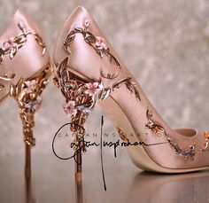 Tassu gudi Kasut Pengantin Perempuan, Kasut Kahwin, Fun Wedding Shoes, Flower Heels, Prom Heels, Wedding Shoes Heels, Wedding Dress Shoes