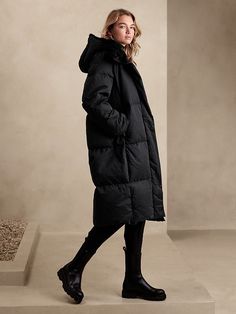 Women’s Puffer Coats, Long Puffer Coat Outfit, Puffer Jacket Outfit Winter Style, Long Puffer Jacket Outfit, Puffer Coat Outfit, New York Winter Fashion, Oversized Puffer Coat, Puffer Jacket Outfit, Long Puffer Jacket