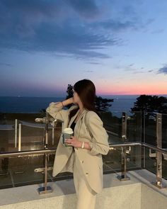 Ceo Girl, Cute Tumblr Pictures, Korean Casual Outfits, Luxury Lifestyle Dreams, Rich Women, Smart Casual Outfit, Cute Selfies Poses, Aesthetic Women, Romantic Movies