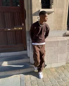 Black Men's Spring 2024 Fashion: Urban Swag & Casual Suits Trends Male Back To School Outfit, Outfit For Tall Man, Europe Outfit Men, Men Fashion Casual Outfits Street Style, Casual Outfits For Tall Guys, Freshman High School Outfits Boys, Spring Outfit Men Casual, Teen Boy Style 2024, Slim Men Outfit