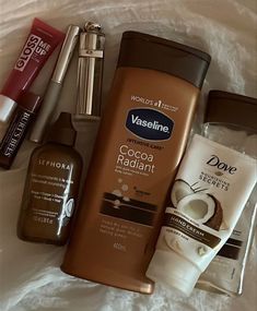 Profumo Victoria Secret, Doing Makeup, Perfect Skin Care Routine, Smell Goods, Pretty Skin Care, Bath And Body Care, 2025 Vision