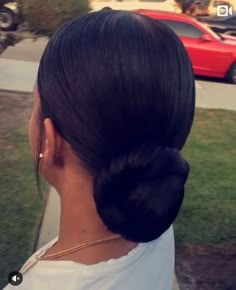 Sleek Bun Hairstyles, Ponytail Ideas, Fav Hairstyles, Bun Style, Slick Ponytail, Hair In A Bun, Bun Ponytail, Protective Hair, Pony Tails