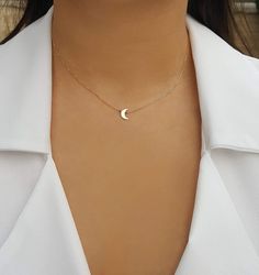 14K Solid Gold Crescent Moon Choker Necklace, Celestial Moon Charm Pendant, Dainty Jewelry, Layering Moon Necklace, Gift for Her, Mothers Day Gift, ITEM DETAILS * Made to Order. * Material Karat: 14K Solid Gold 585k/14k * Material Color Options: Yellow Gold, White Gold * Moon Size: 8mm x 6mm * All Chain sizes are adjustable for using longer or shorter. * Chain: 0.85 MM cable chain or 1.00 MM Thicker cable chain. * Closure: Spring Clasps or Lobster Clasps. * Comes with Jewelry Certificate * Ready Gold Crescent Moon Necklace, Trend Necklace, Moon Choker Necklace, Moon Chain, Moon Choker, Crescent Moon Necklace Gold, Jewelry Layering, Jewelry Certificate, Gold Crescent Moon