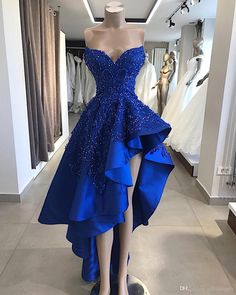 Modest Prom Gowns, Prom Dresses Strapless, Strapless Formal Dress, High Low Cocktail Dress, Beaded Prom Dresses, Skirt Diy, Hoco Dresses Tight, Ruffle Prom Dress, Royal Blue Lace