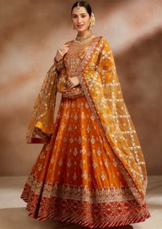 Anarkali Heavy Suits, Heavy Anarkali Suits Wedding, Heavy Anarkali Dress, Heavy Anarkali Suits, Orange Indian Outfit, Grey Lengha, Gurudwara Wedding, Lehnga Style, Orange Anarkali