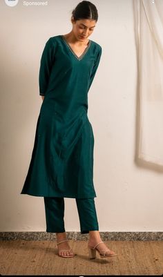 Straight Pant Kurta Designs, Plain Kurta Designs For Women Cotton, Plain Kurti Pant Designs, Kurthi Set Stitching Design, Plain Solid Kurti Designs, Solid Kurta Designs Women, Straight Kurta Designs Women Classy, Solid Kurti Designs Latest, Traditional Churidar Designs