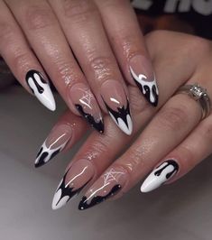 Fun Black Nail Designs, Spiderweb Nails Almond, Alt Nail Inspo Almond, Black Halloween Nails Almond, Black Bat Nails, Batman Acrylic Nails, Batman Nails Design, Batman Nails Acrylic, Edgy Halloween Nails