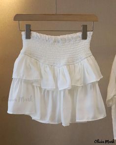 Olivia Mark - Falda elástica de talle alto - Falda midi en color liso Ruffle Mini Skirt Outfit, Grace Abrams, White Ruffle Mini Skirt, Concert Clothes, Color Cake, Preppy Skirt, Short Pollera, Cake Dress, Cake Skirt