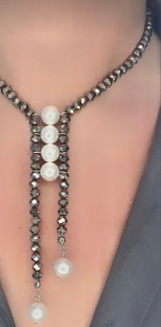 Beaded Necklace Long, Homemade Necklace Ideas, Vintage Pearl Jewelry, قلادات متدلية, Pearl Jewelry Design, Black Pearl Necklace, Beaded Necklace Designs, Necklace Tutorial, Party Necklace