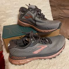 Used Them 3 Times. Like New. Excellent Conditions. They Don’t Come With A Box Brooks Shoes, Brooks Sneaker, A Box, Womens Shoes Sneakers, Shoes Sneakers, Like New, Women Shoes, Sneakers, Grey