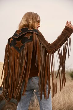 Stile Boho Chic, Cowboy Aesthetic, Ethno Style, Look Festival, Estilo Hippy, Looks Country, Estilo Country, Western Aesthetic, Fringe Jacket