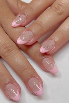 Acrylic Nail Designs Almond Pink, Cute Short Acrylic Nails Almond Pink, Cute Pink Oval Nails, Simple Cute Nail Designs Almond, Almond Nails Designs Summer 2023, Nails Bejeweled, Cute Pink Almond Nails, Almond Round Nails, Pink Classy Nails